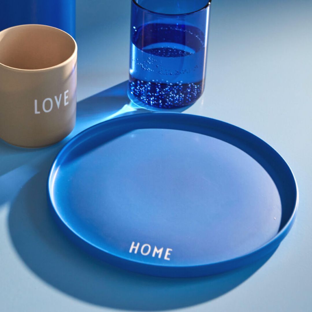 Design Letters: Ματ πορσελάνινο διακοσμητικό πιάτο "Home"