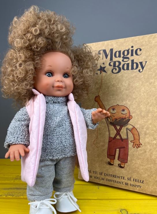Magic baby Παιδική κούκλα "Betty με σγουρά μαλλιά, μπουφανάκι ροζ και πουλόβερ"-30εκ.