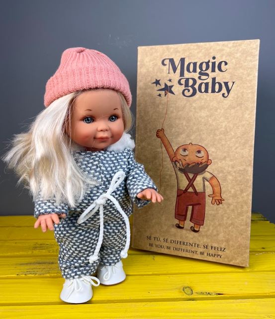 Magic baby Παιδική κούκλα "Betty με ρούχα για βόλτα στα χιόνια"-30εκ.