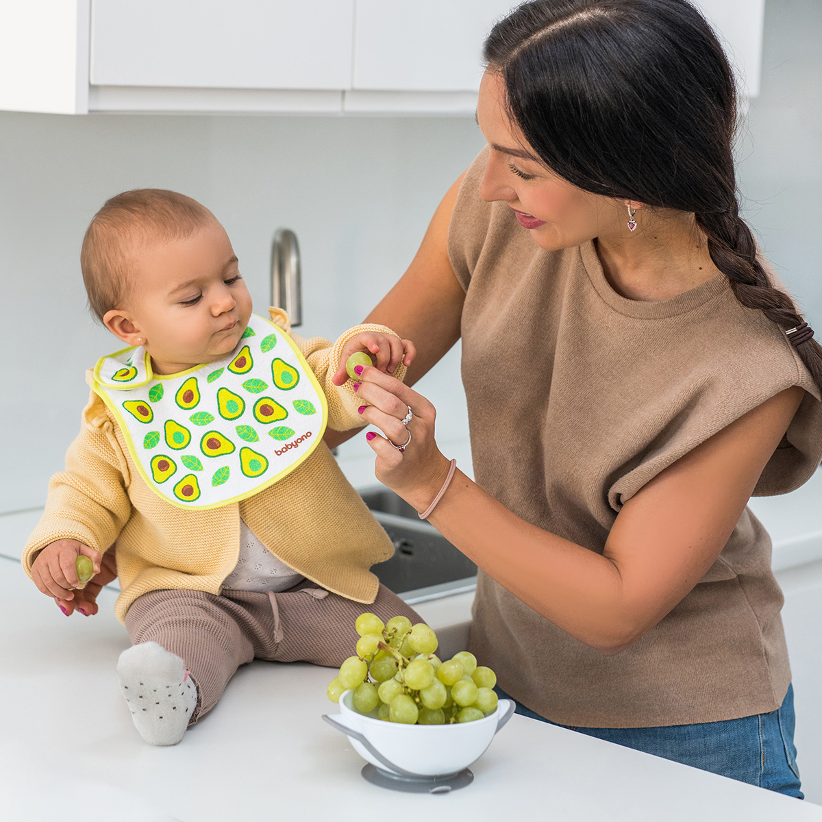BabyOno: Σαλιάρα Βαμβακερή - Αδιάβροχη 3m+ -Τρώω και μεγαλώνω!